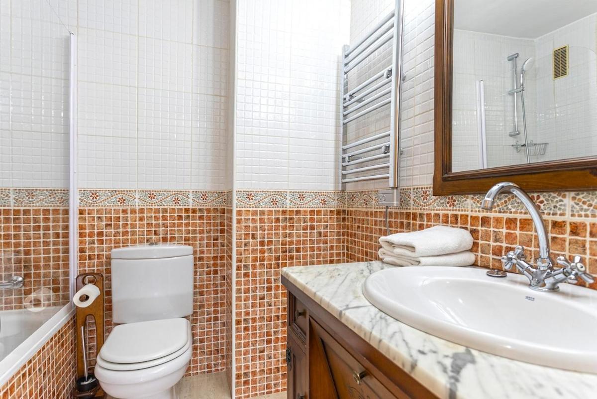 -Malagasunapts- West Beach Malaga Seafood & Relax Eksteriør billede